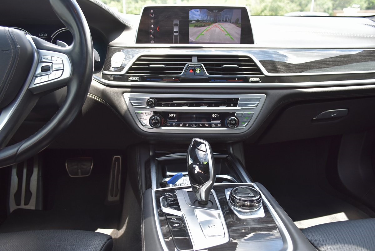 Vehicle image 22 of 40