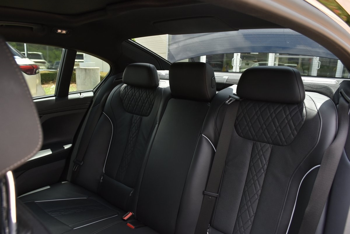 Vehicle image 15 of 40