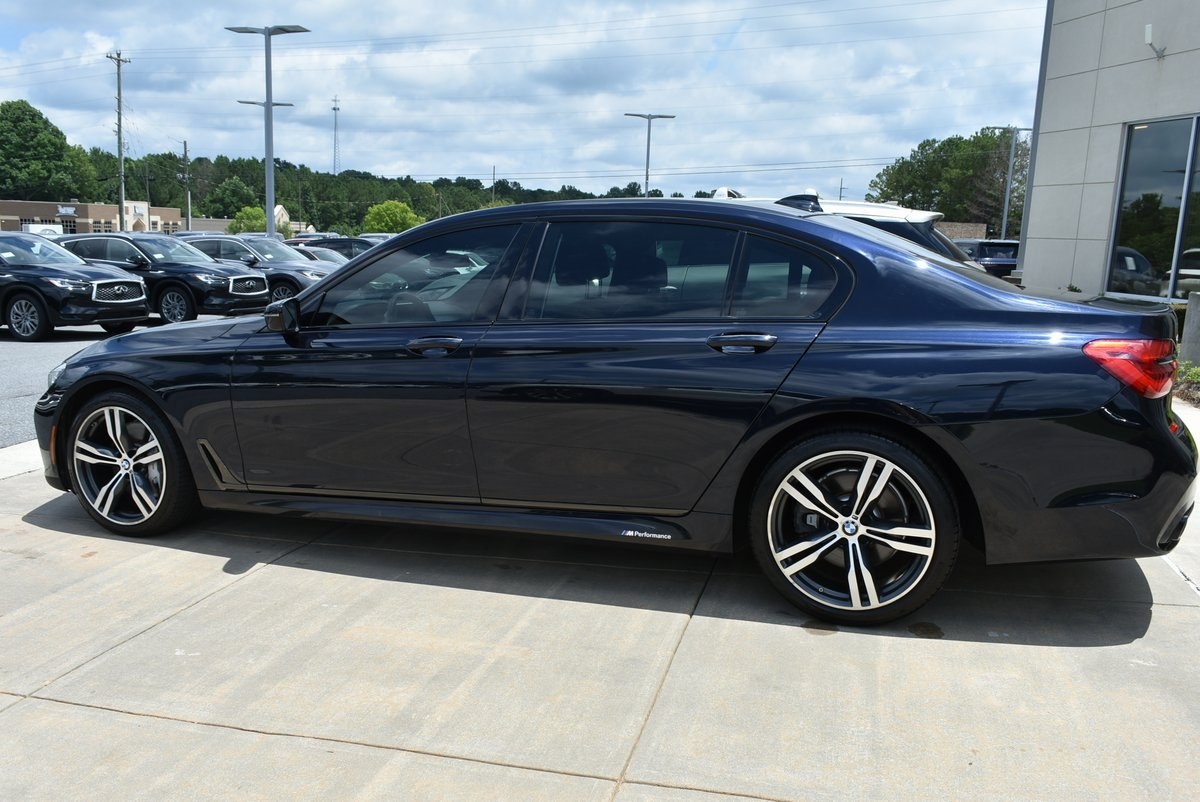 Vehicle image 9 of 40