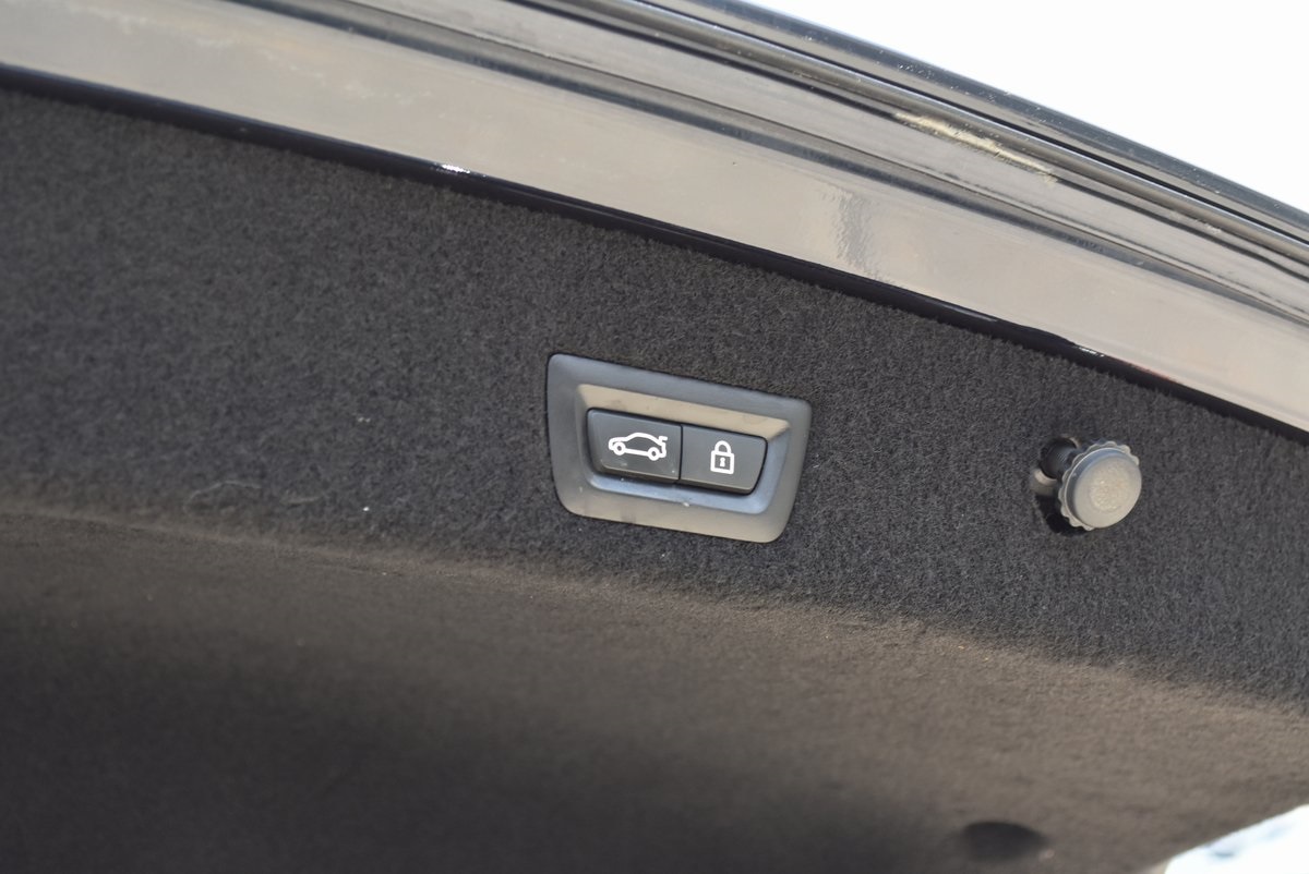Vehicle image 29 of 40