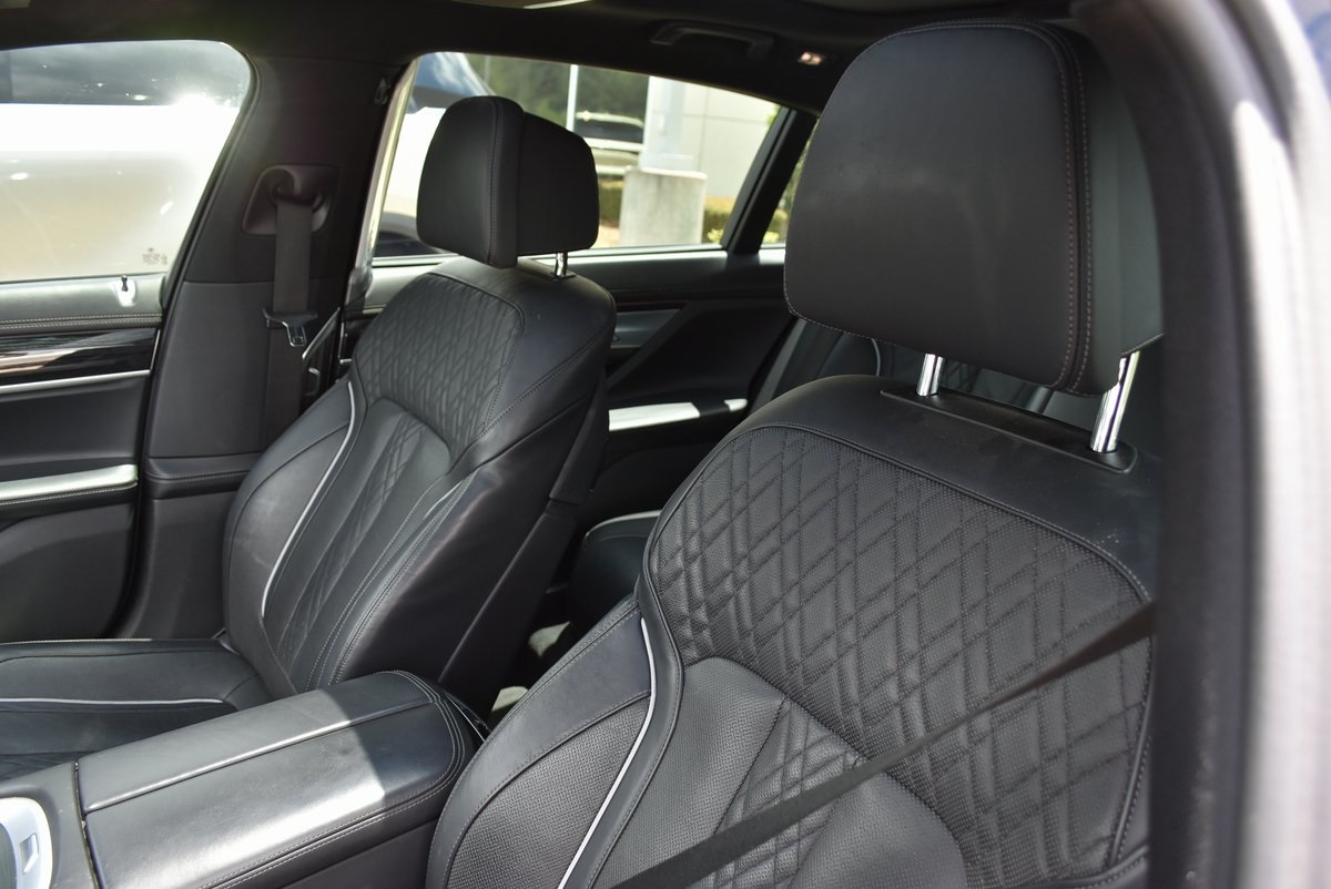 Vehicle image 16 of 40