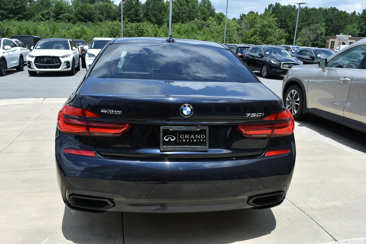 Vehicle image 8 of 40