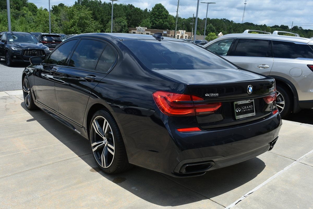 Vehicle image 10 of 40
