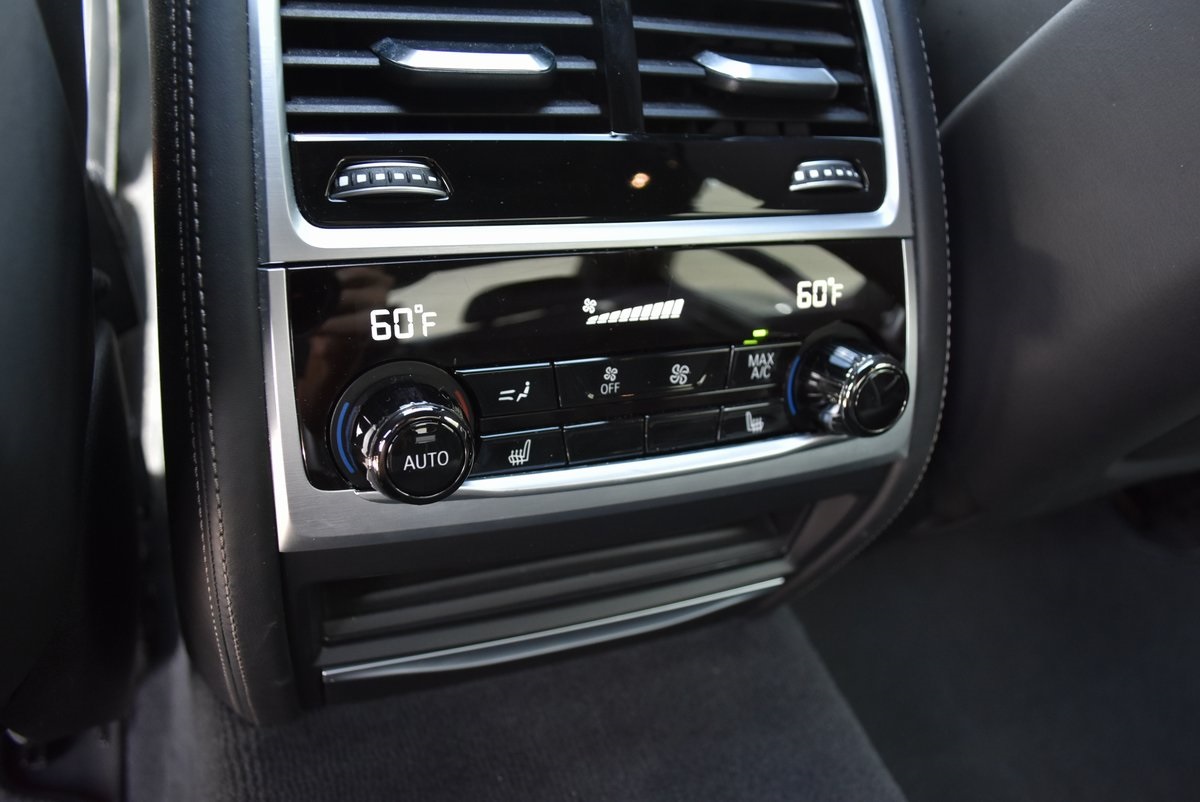 Vehicle image 35 of 40