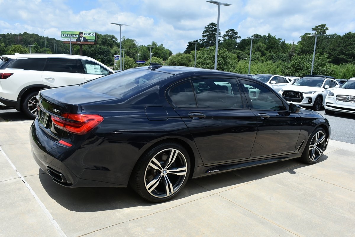 Vehicle image 7 of 40
