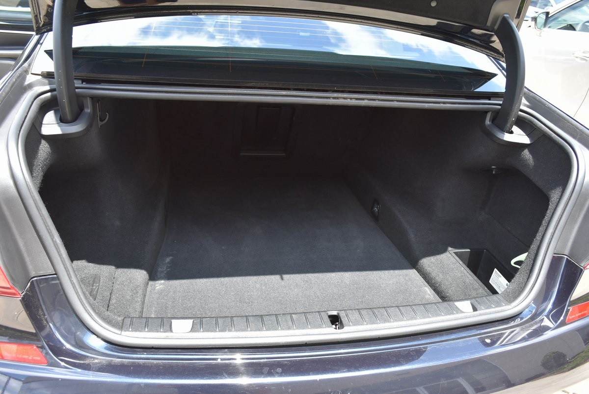 Vehicle image 14 of 40