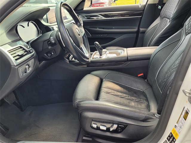 Vehicle image 14 of 35