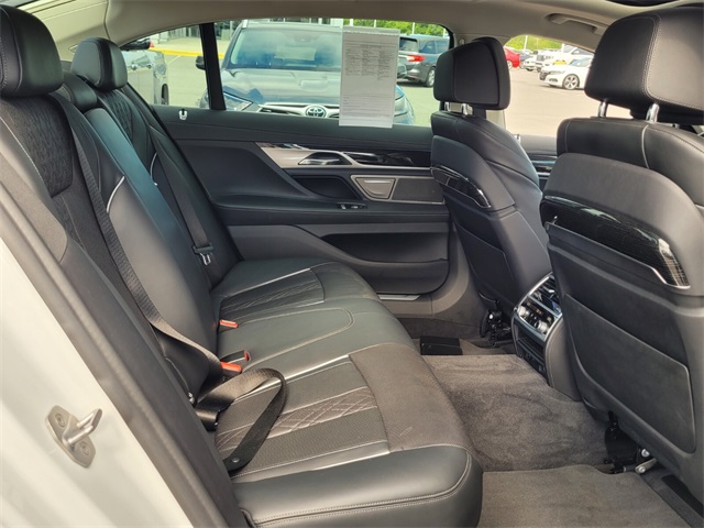 Vehicle image 12 of 35
