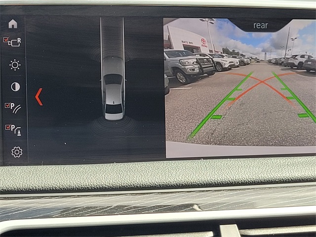 Vehicle image 29 of 35