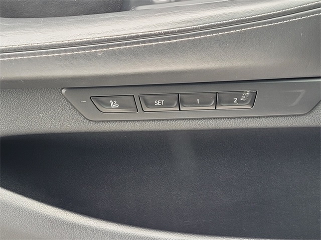 Vehicle image 34 of 35