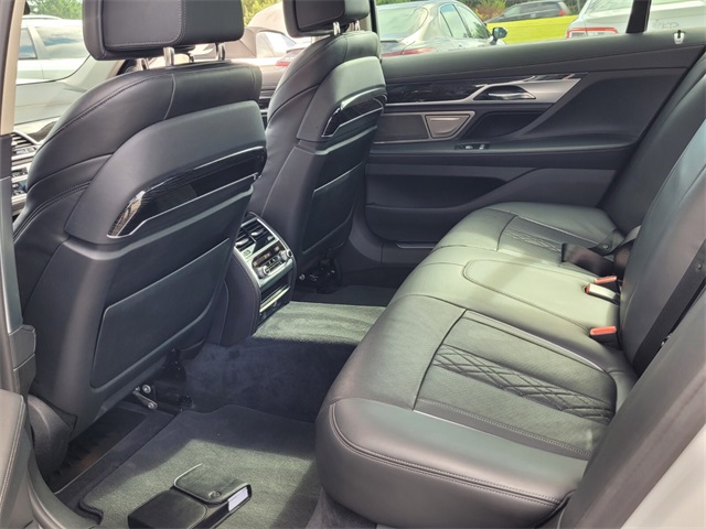 Vehicle image 13 of 35