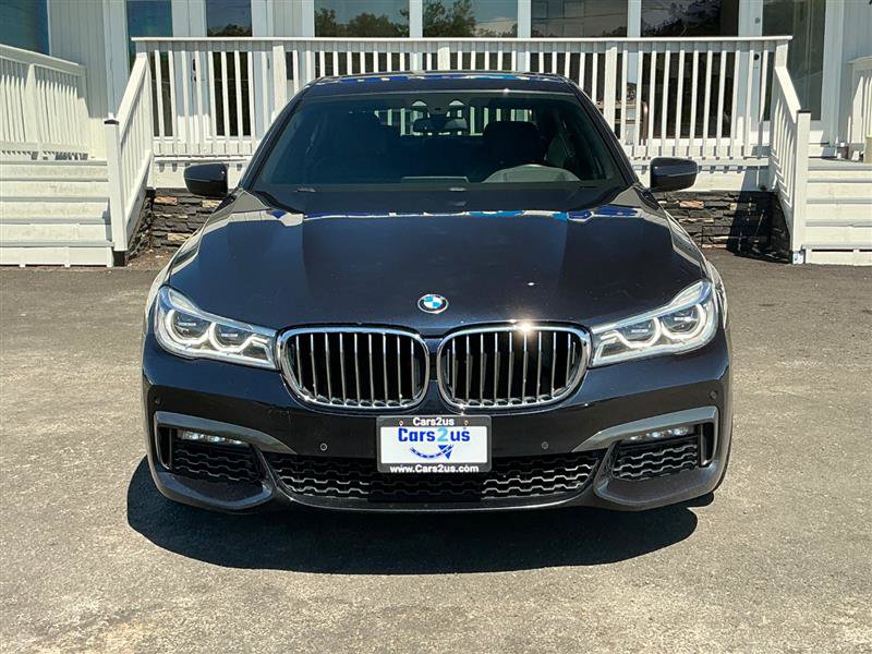 2019 BMW 7 Series 750i xDrive Image 2 of 57