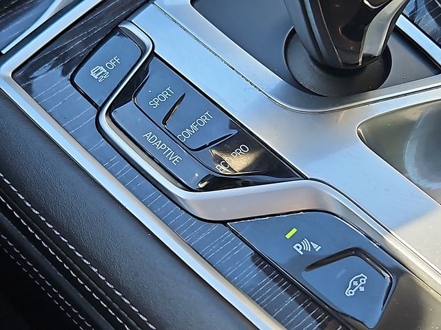 Vehicle image 24 of 30