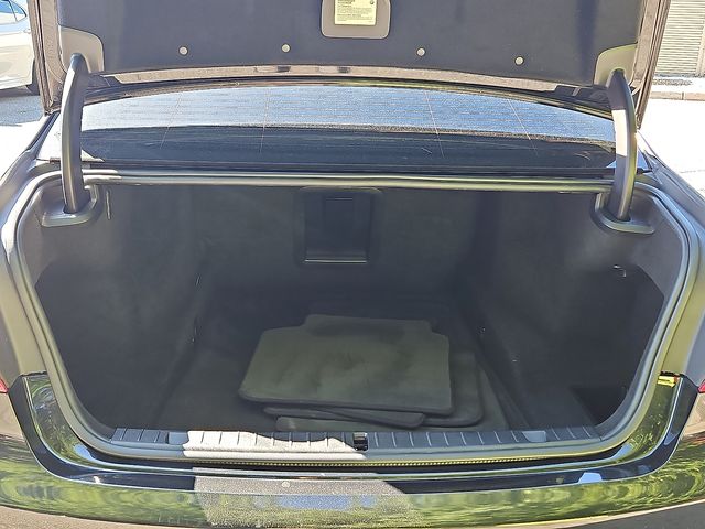 Vehicle image 28 of 30
