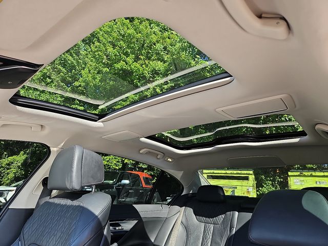 Vehicle image 13 of 30
