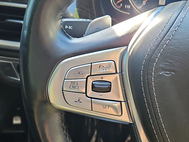 Vehicle image 21 of 30