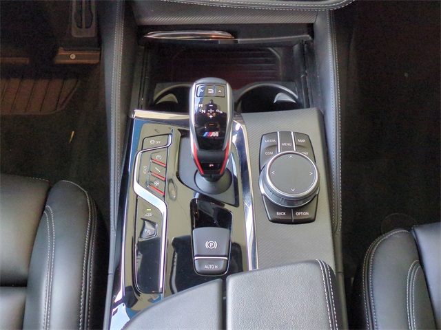 Vehicle image 20 of 31