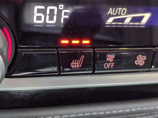 Vehicle image 27 of 31
