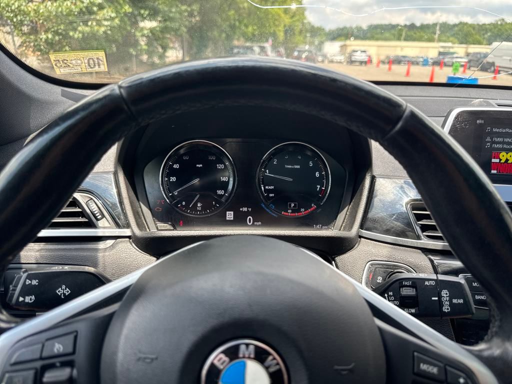 Vehicle image 13 of 21