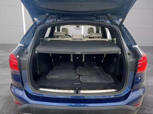 Vehicle image 27 of 28