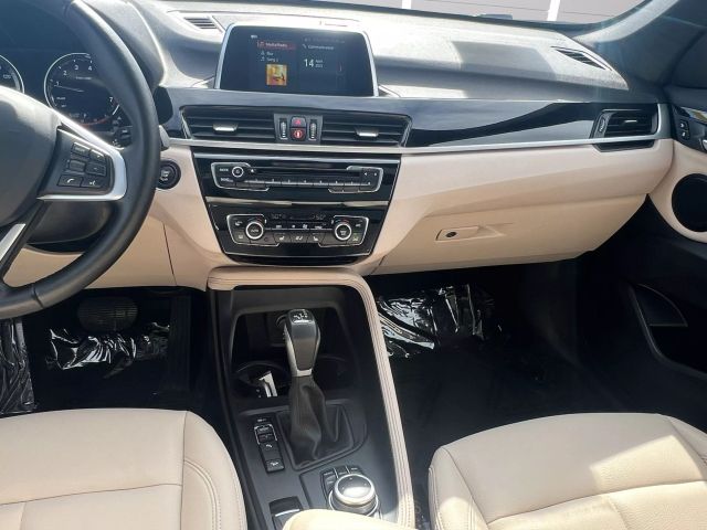 Vehicle image 16 of 28