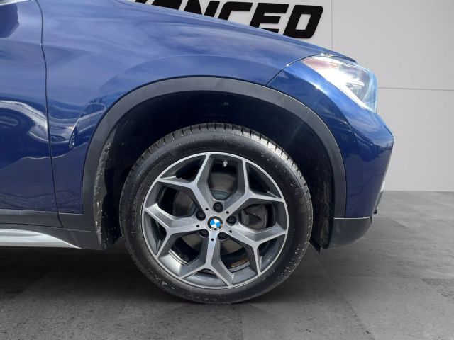Vehicle image 25 of 28