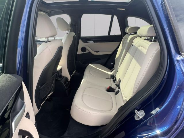 Vehicle image 10 of 28