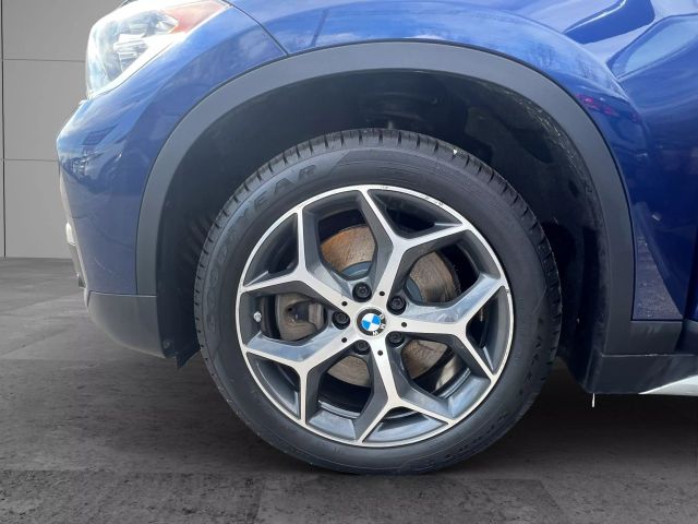 Vehicle image 24 of 28
