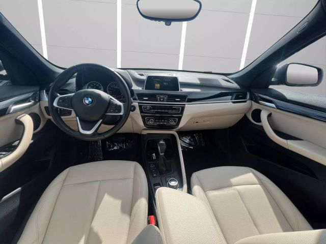 Vehicle image 15 of 28