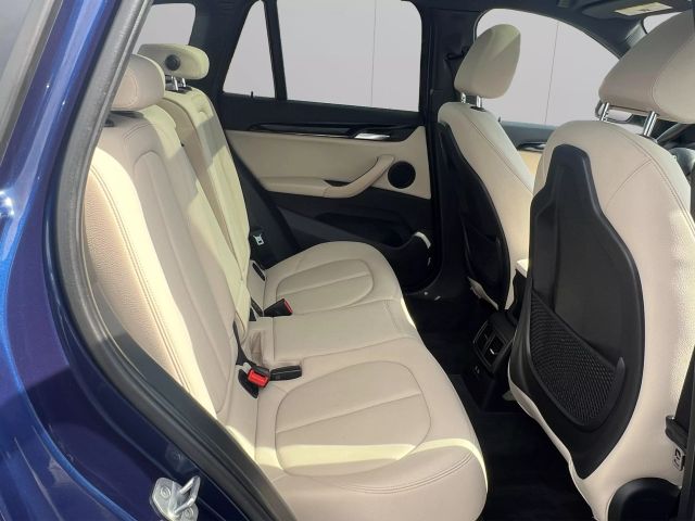 Vehicle image 12 of 28