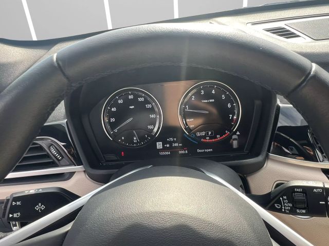 Vehicle image 14 of 28