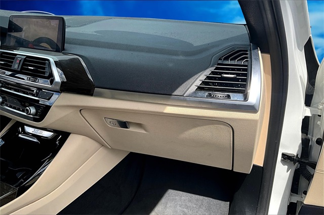 Vehicle image 19 of 36