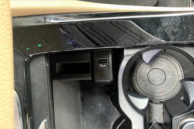 Vehicle image 28 of 36