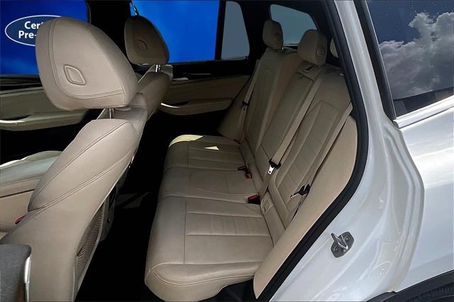 Vehicle image 10 of 36