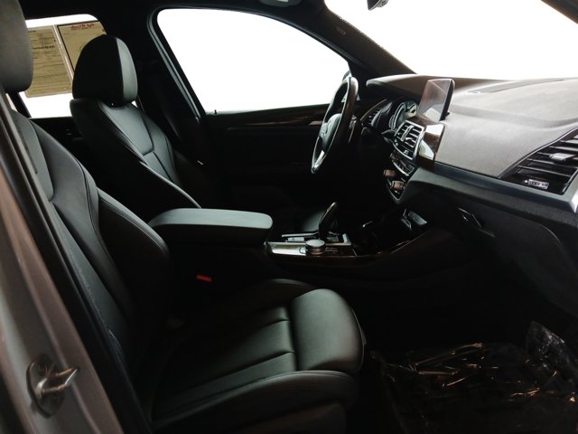 Vehicle image 13 of 22
