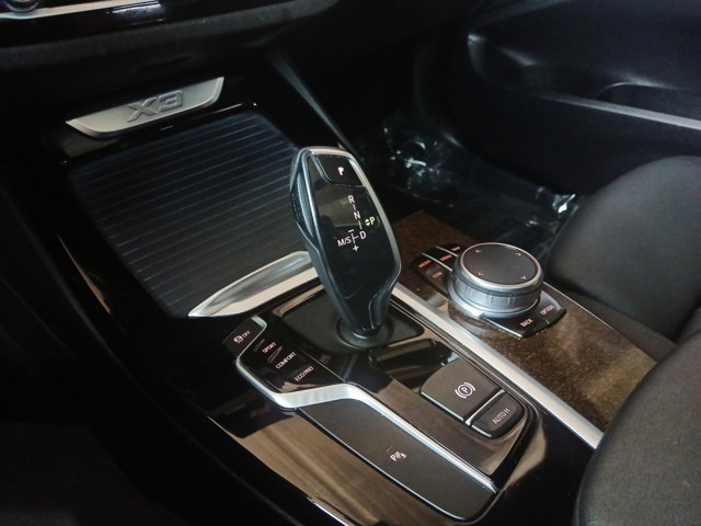 Vehicle image 19 of 22