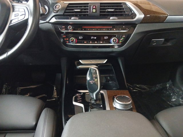 Vehicle image 18 of 22
