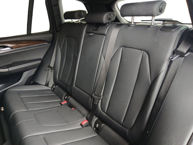 Vehicle image 11 of 22