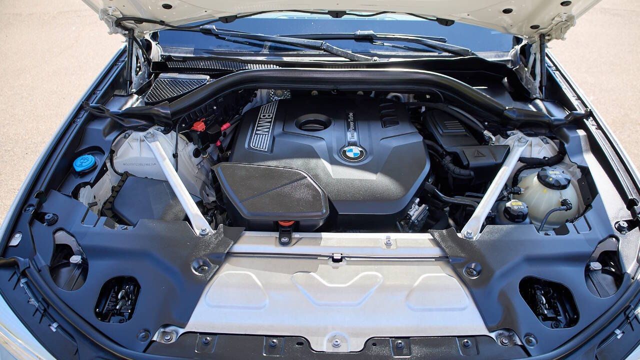 Vehicle image 11 of 32