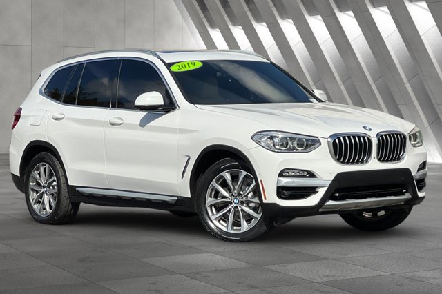 2019 BMW X3 xDrive30i Image 4 of 30