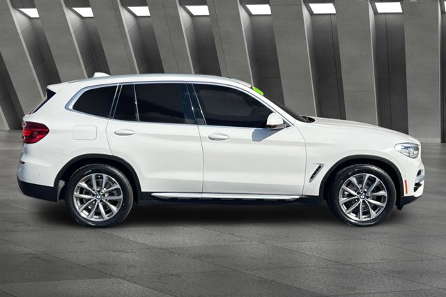 2019 BMW X3 xDrive30i Image 5 of 30