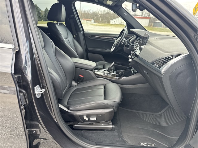 Vehicle image 13 of 33