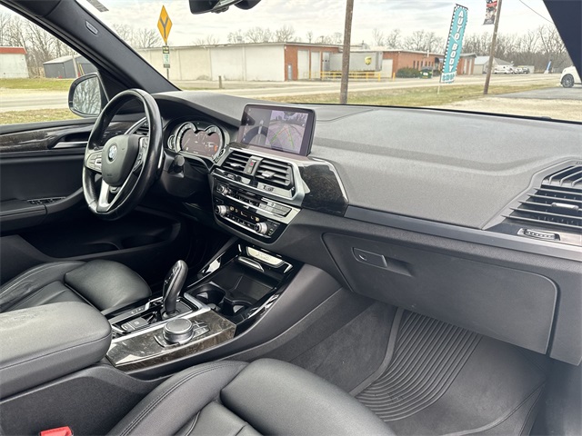 Vehicle image 19 of 33