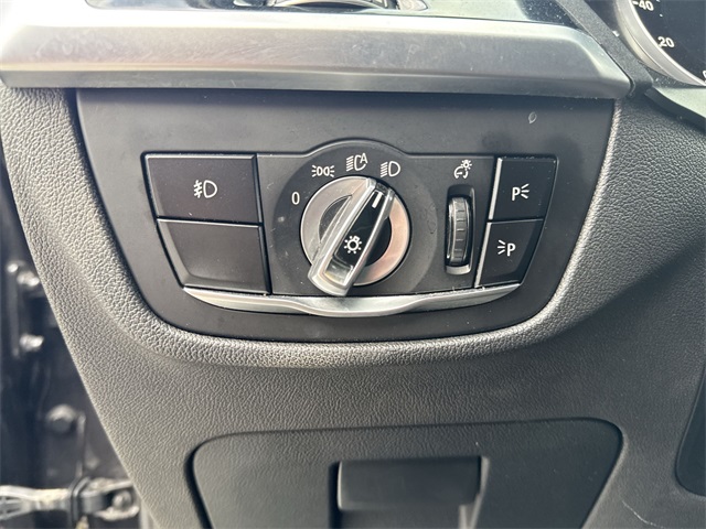 Vehicle image 32 of 33