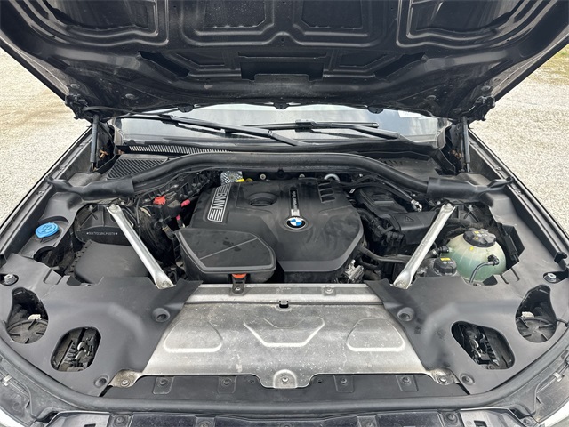 Vehicle image 10 of 33