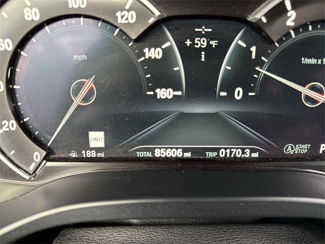 Vehicle image 23 of 33