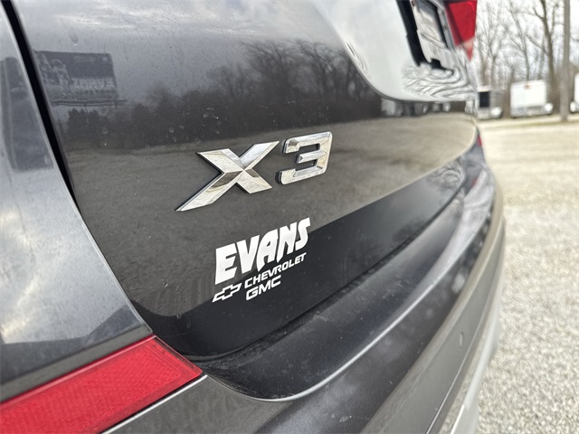 Vehicle image 31 of 33