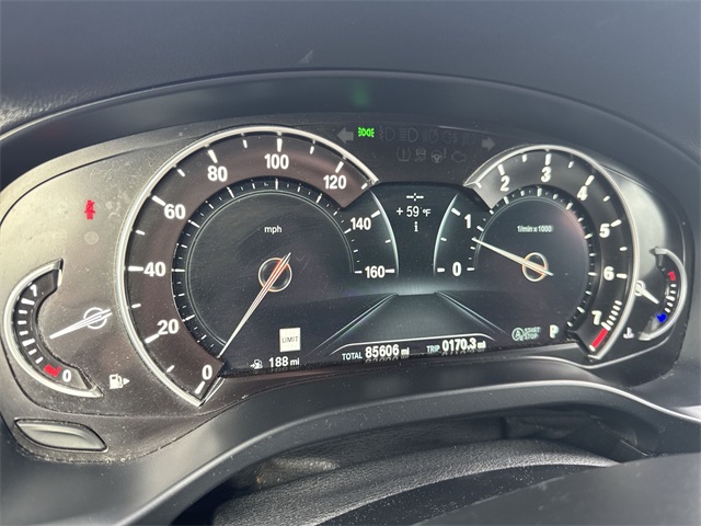 Vehicle image 22 of 33