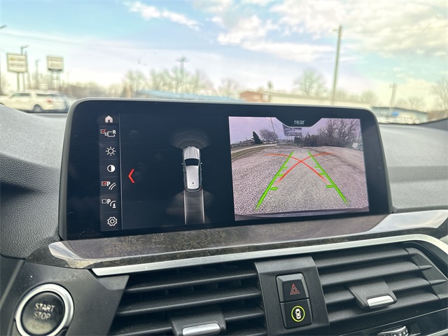 Vehicle image 24 of 33
