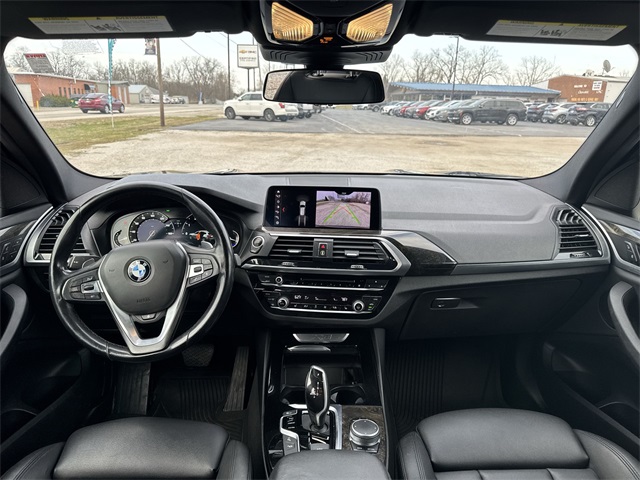Vehicle image 18 of 33